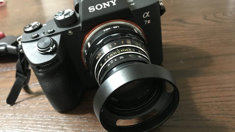 趣味のカメラ。最初はPentax一筋だったんですが、子供が産まれて動き回るようになってからはSONYに入れ替え。オールドレンズが良く似合うんです。