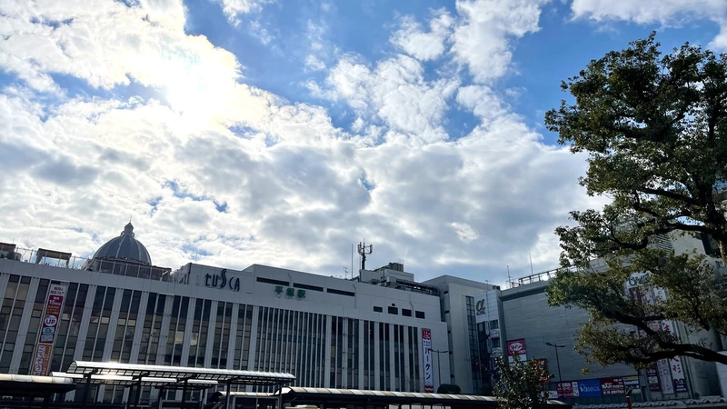 平塚市の実家から現住居まで圏央道利用で1時間半弱（GoogleMapによると1時間13分）、今後、新湘南バイパス平塚ICが開通すると1時間強で着きます。意外に埼玉西部と湘南は近いです（正確には「近くなった」）
